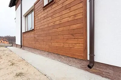 Side of a house — siding installation in Wichita, Kansas Siding & Windows